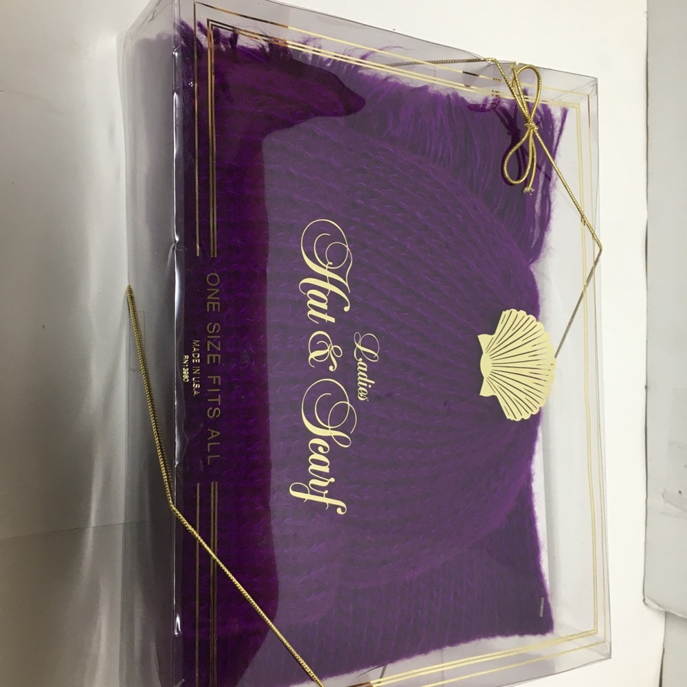 Vibrant Purple Ladies Hat & Scarf Set